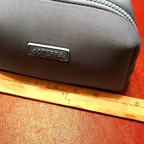 NWOT 💧DōTerra Essential Oil Travel Bag - Picture 2 of 10